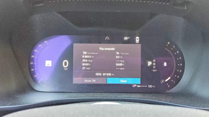 Volvo XC40  2023