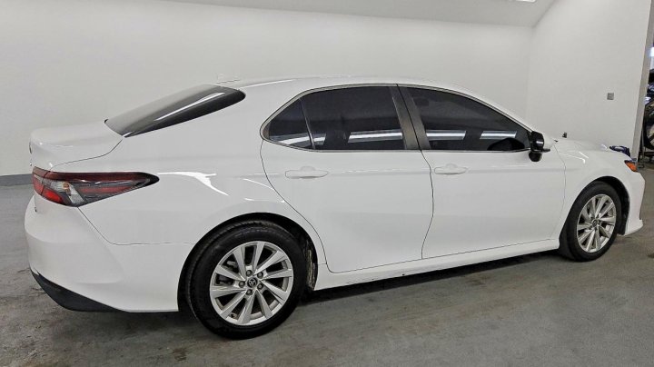 Toyota Camry  2021