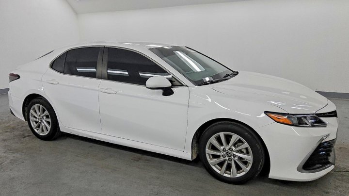 Toyota Camry  2021
