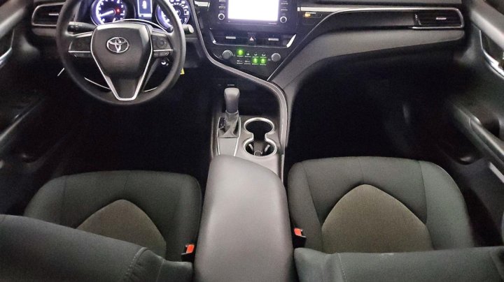 Toyota Camry  2021