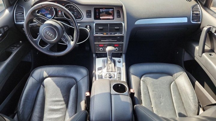 Audi Q7  2015
