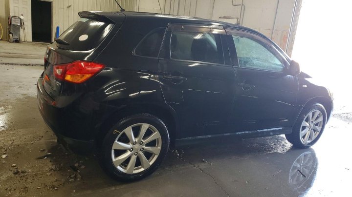 Mitsubishi Outlander  2015