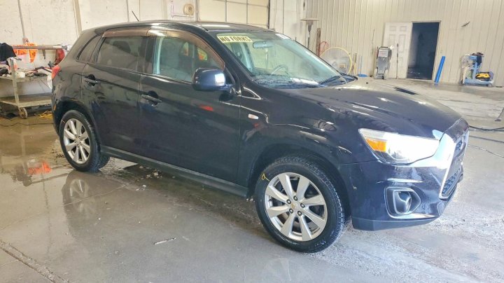 Mitsubishi Outlander  2015