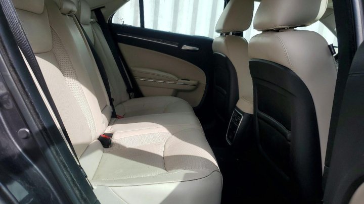 CHRYSLER 300  2018