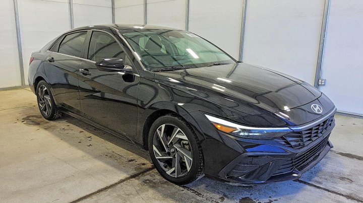 Hyundai Elantra  2024