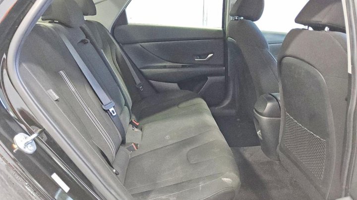 Hyundai Elantra  2024