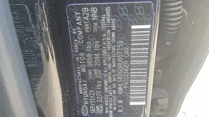 Hyundai Elantra  2024