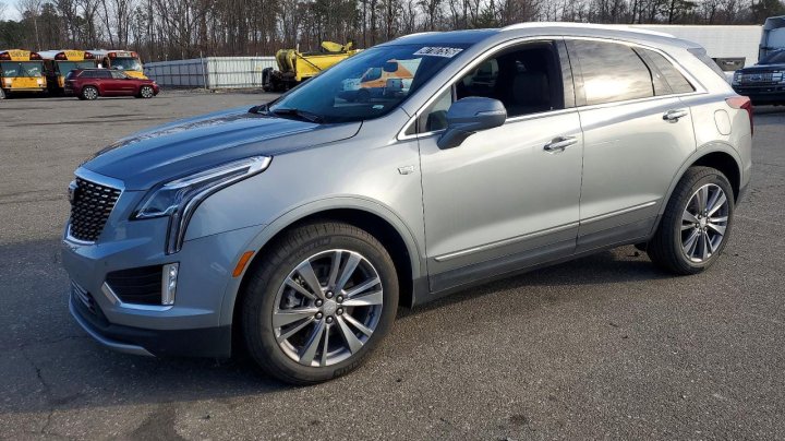Cadillac XT5  2025