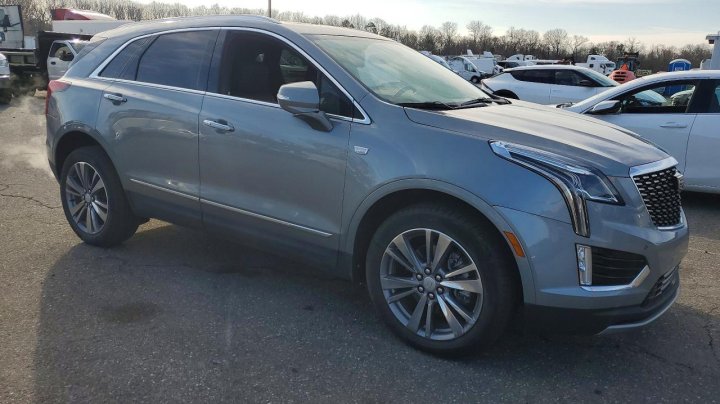 Cadillac XT5  2025
