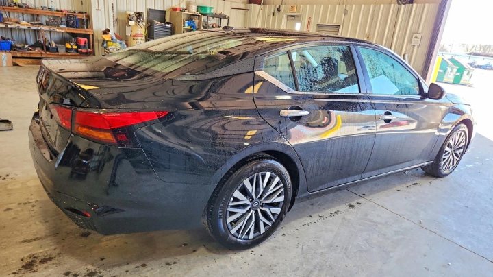 Nissan Altima  2025