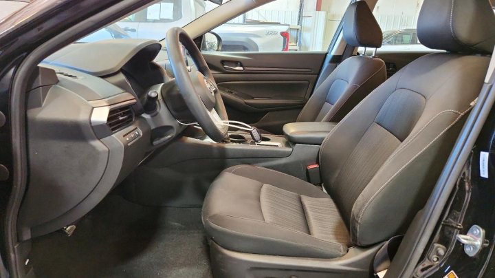 Nissan Altima  2025