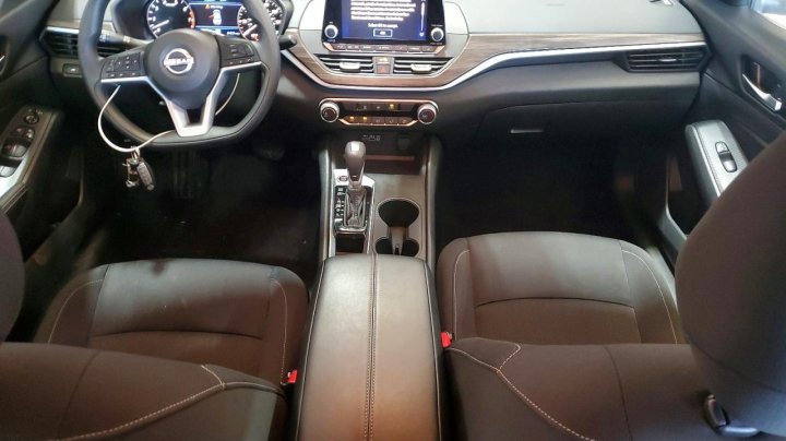 Nissan Altima  2025