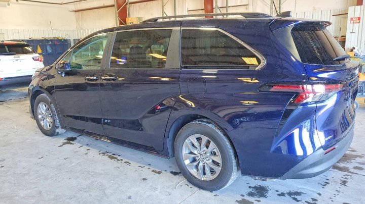 Toyota SIENNA  2025