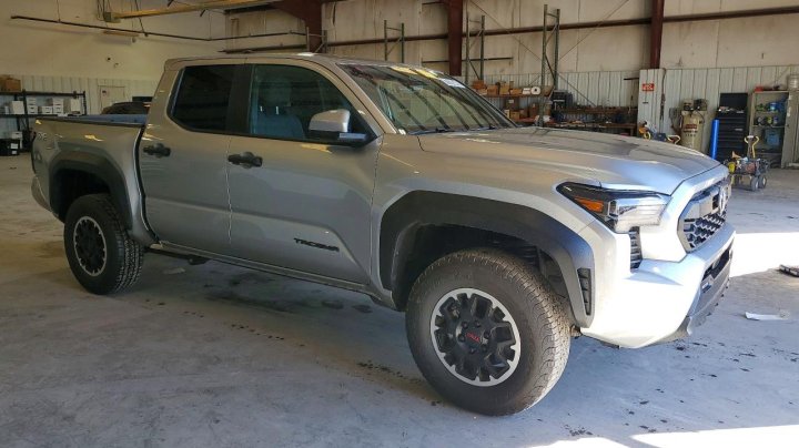 Toyota TACOMA  2024
