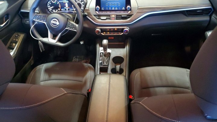 Nissan Altima  2025