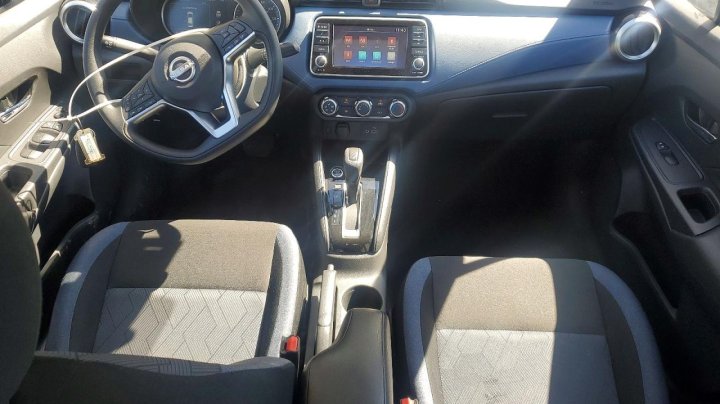 Nissan Versa  2025