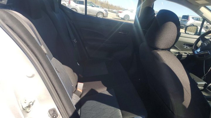 Nissan Versa  2025