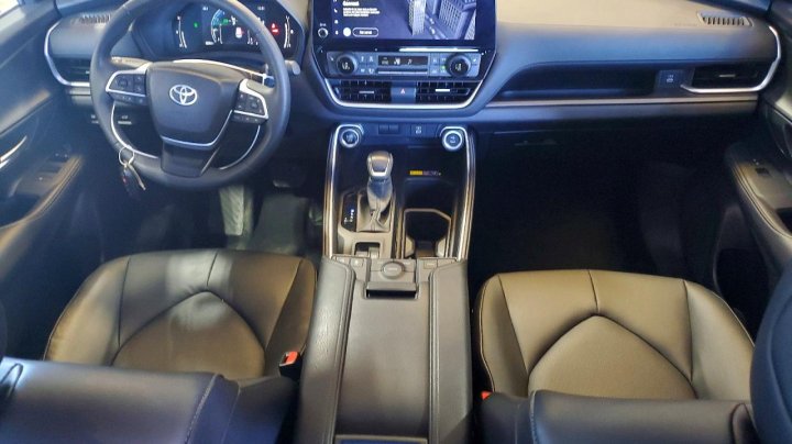 Toyota GRAND  2025