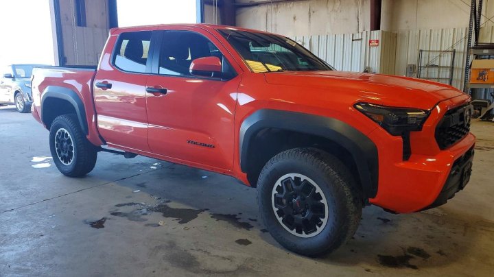 Toyota TACOMA  2024