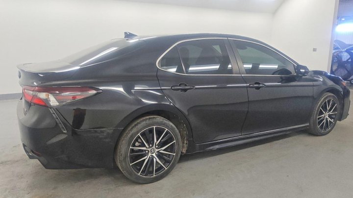Toyota Camry  2021