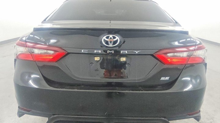 Toyota Camry  2021