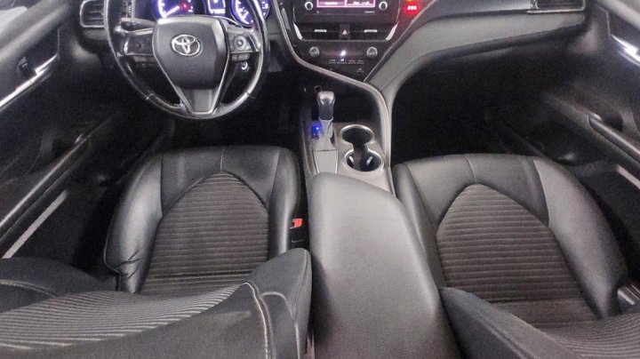 Toyota Camry  2021