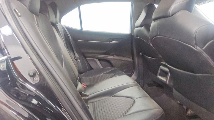 Toyota Camry  2021
