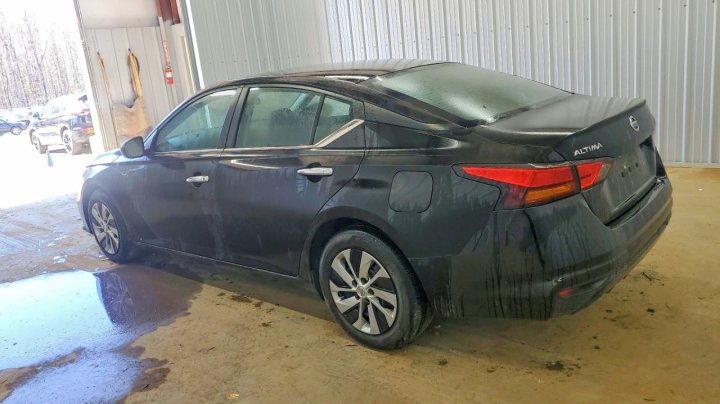 Nissan Altima  2021