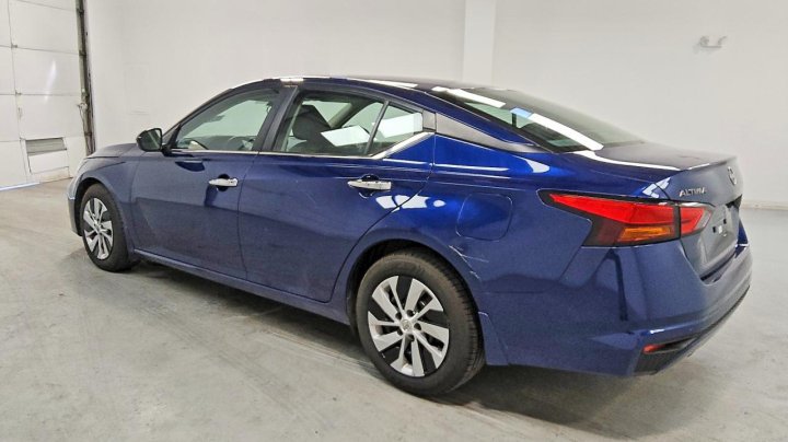 Nissan Altima  2023
