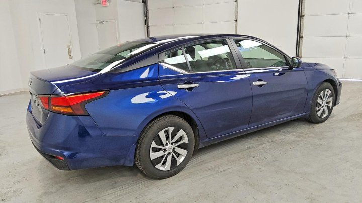 Nissan Altima  2023