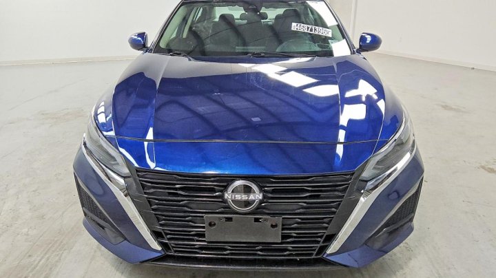 Nissan Altima  2023