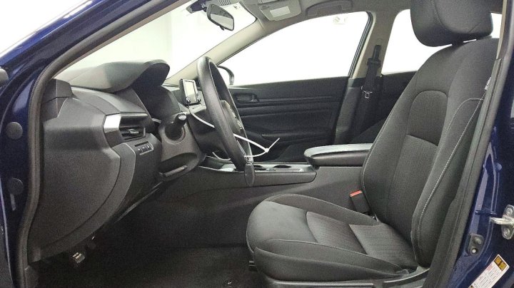 Nissan Altima  2023