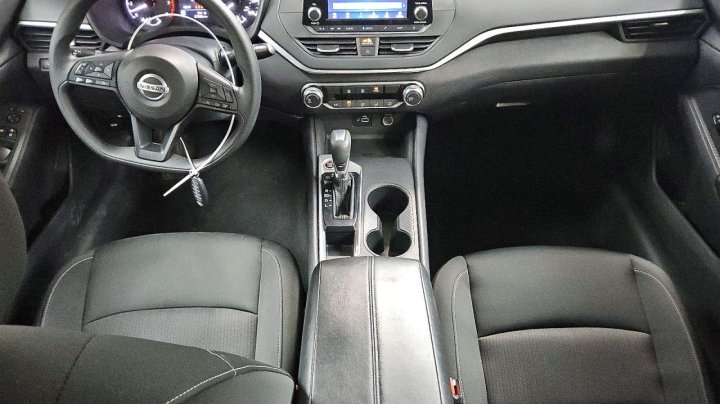 Nissan Altima  2023