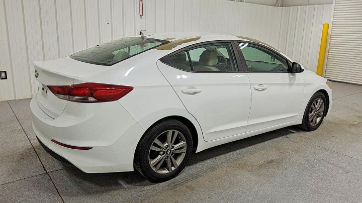 Hyundai Elantra  2017