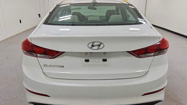 Hyundai Elantra  2017