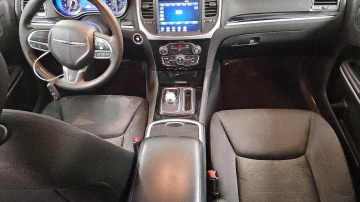 CHRYSLER 300  2023