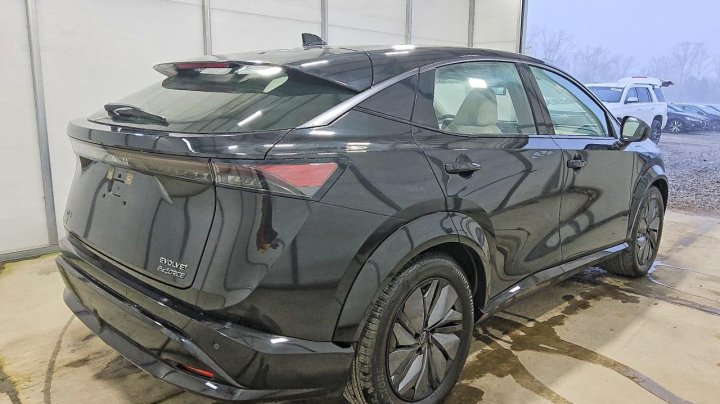 Nissan ARIYA  2023