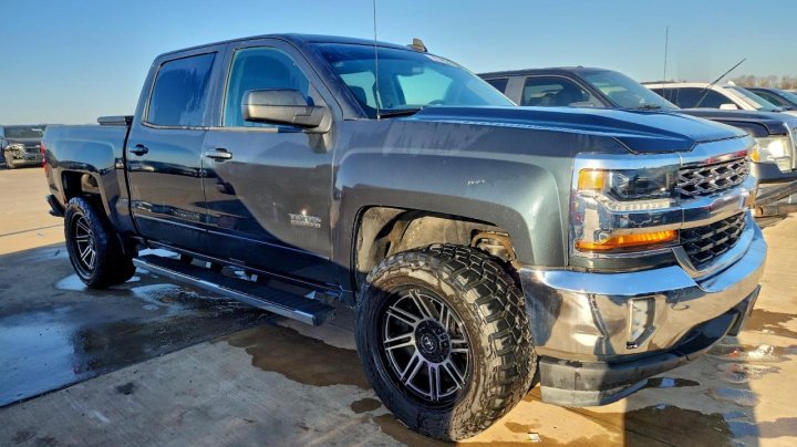 Chevrolet Silverado  2017
