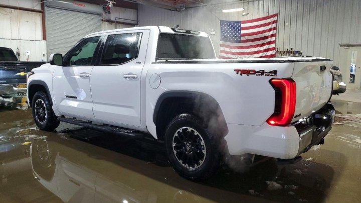 Toyota TUNDRA  2025