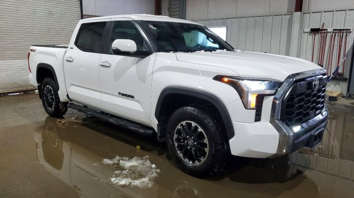 Toyota TUNDRA  2025