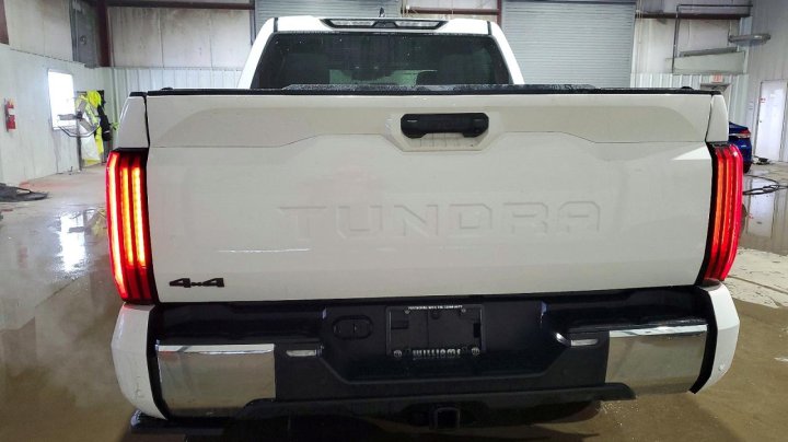 Toyota TUNDRA  2025