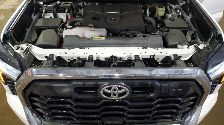 Toyota TUNDRA  2025