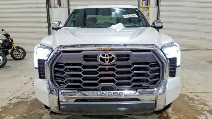 Toyota TUNDRA  2025