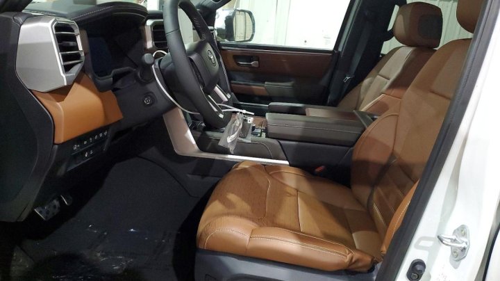 Toyota TUNDRA  2025