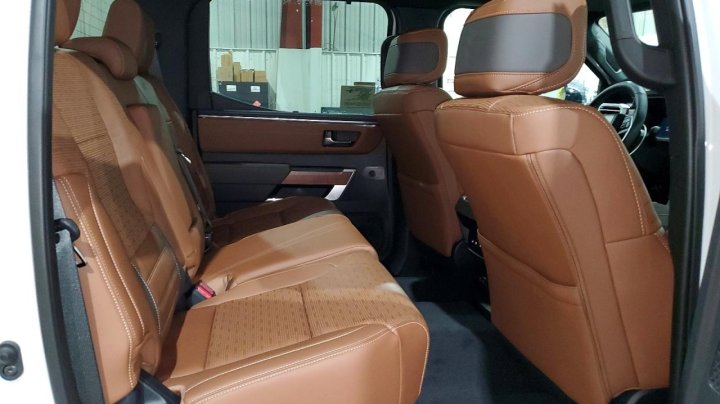 Toyota TUNDRA  2025