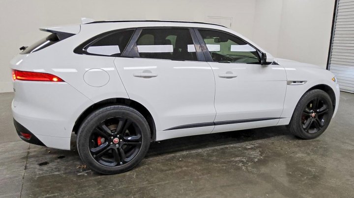 Jaguar F-Pace  2018