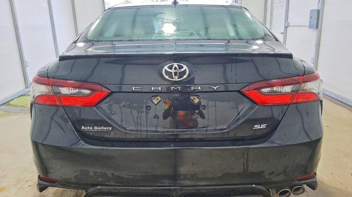 Toyota Camry  2021