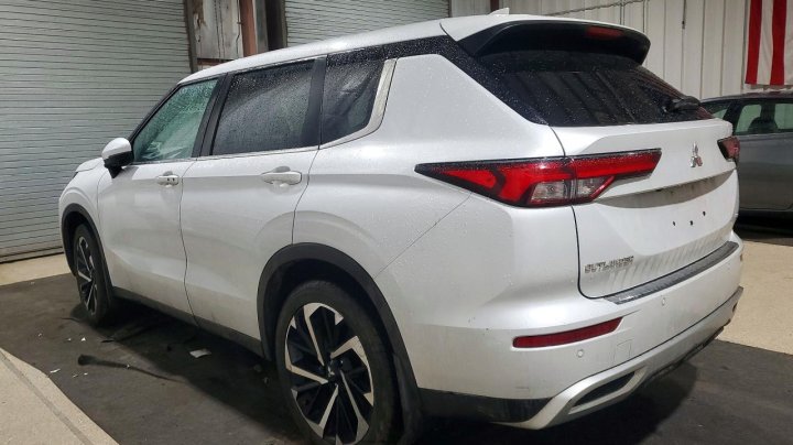 Mitsubishi Outlander  2023