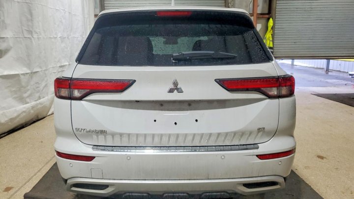 Mitsubishi Outlander  2023