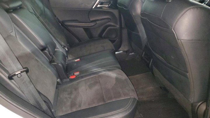 Mitsubishi Outlander  2023